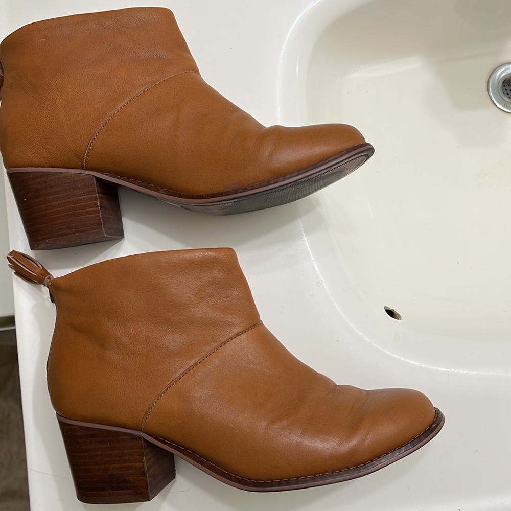 TOMS leather boots, size 9